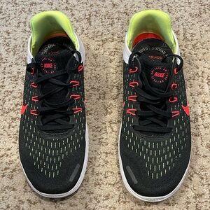 Nike athletic shoes. Like new. Extremely good condition.